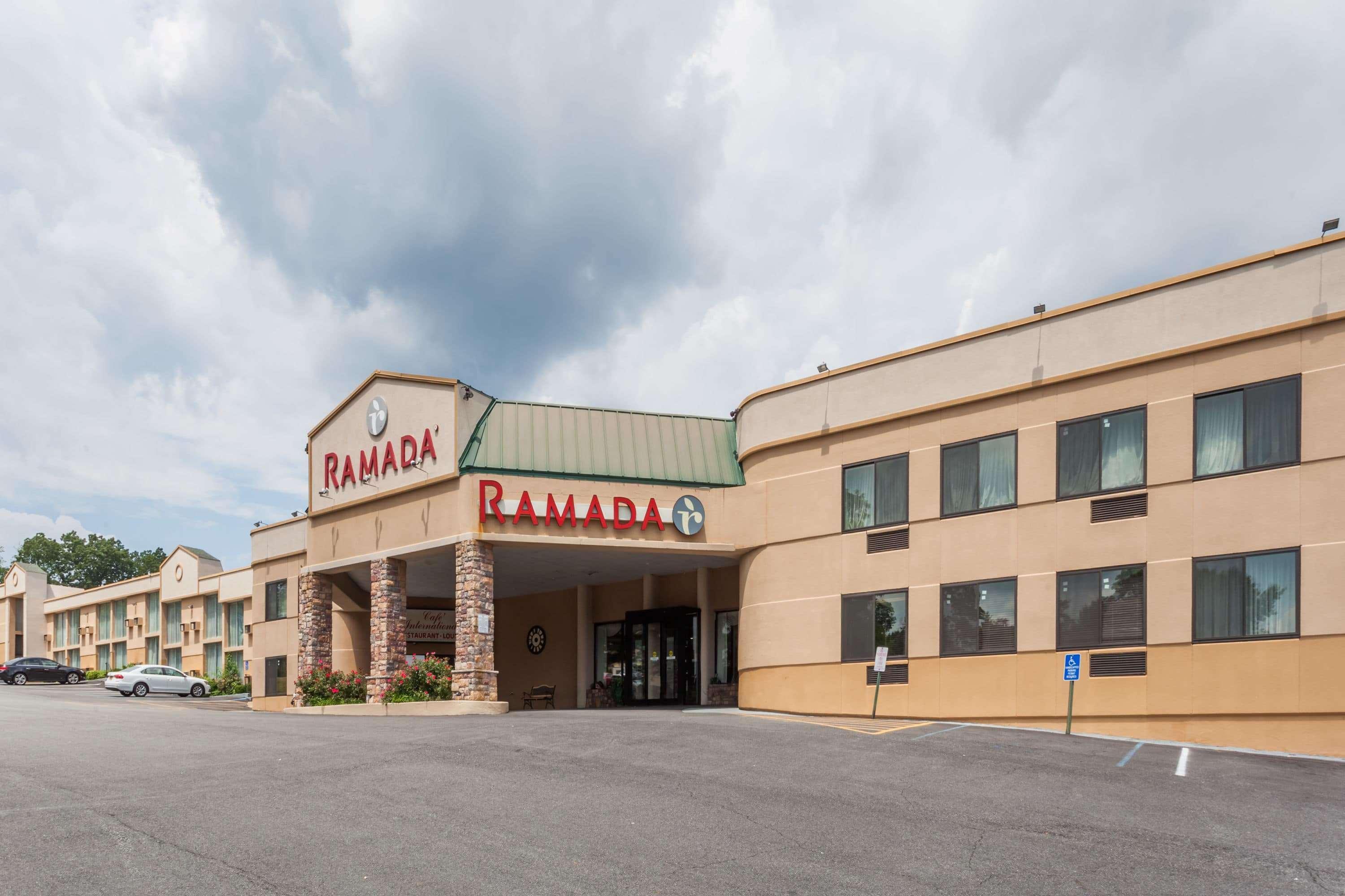 Ramada By Wyndham Newburgh/West Point Hotel Exterior foto