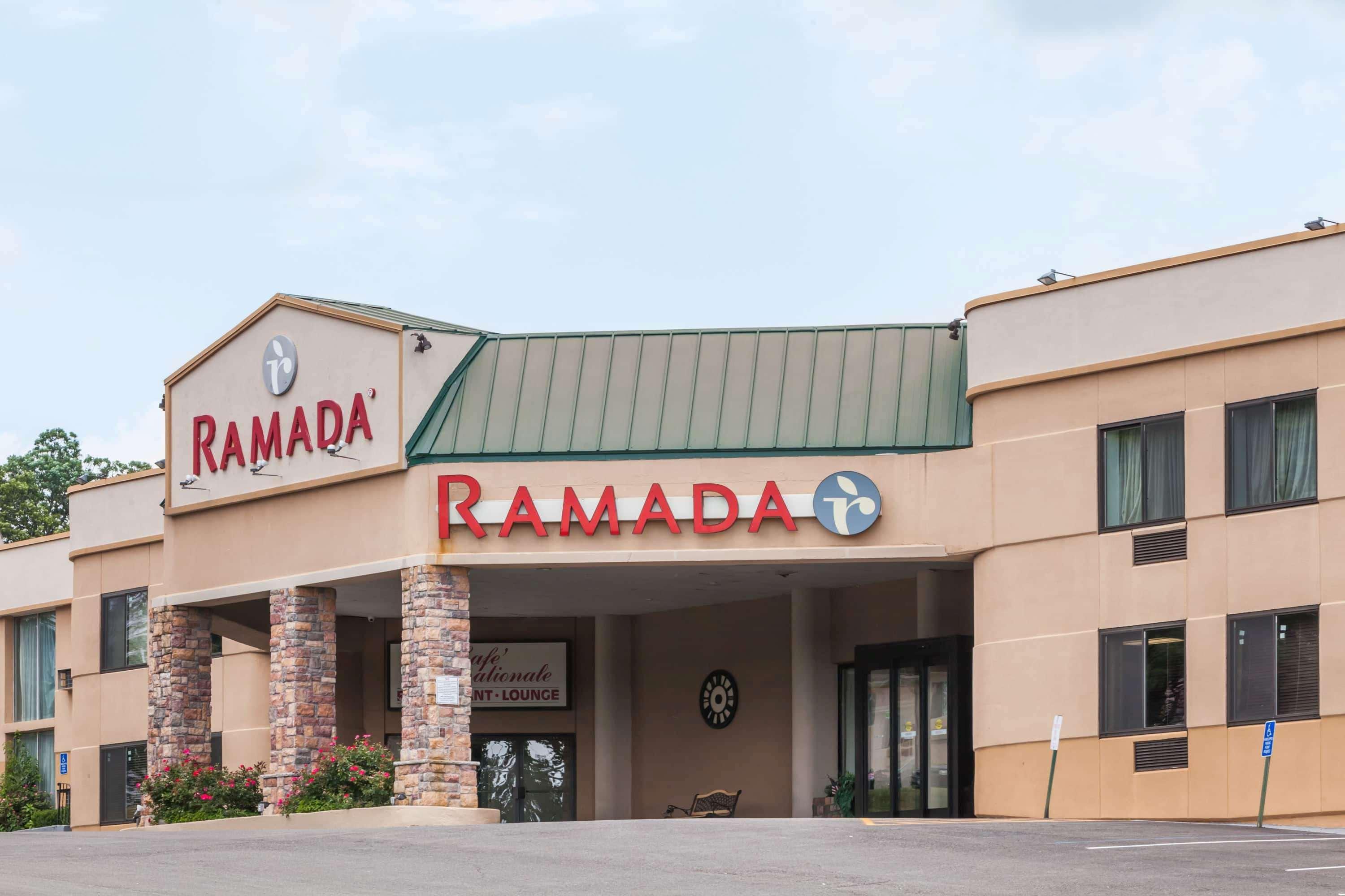 Ramada By Wyndham Newburgh/West Point Hotel Exterior foto