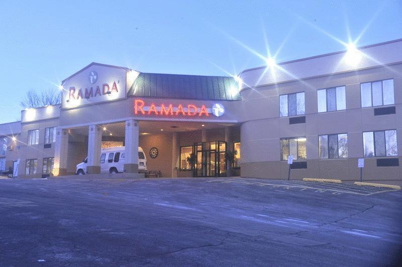 Ramada By Wyndham Newburgh/West Point Hotel Exterior foto
